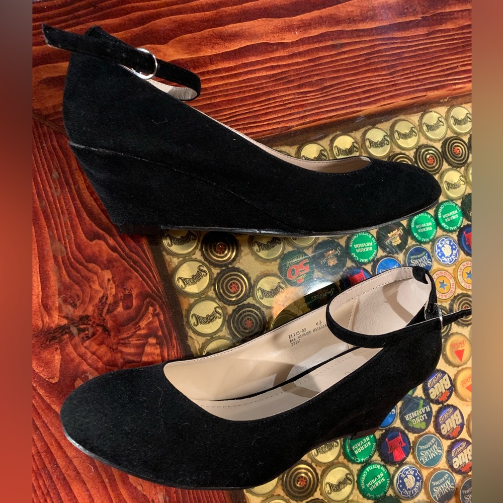 Bamboo wedged heels with ankle strap 6.5